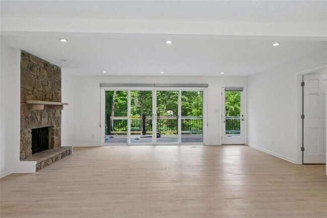 Building Photo - 5132 Willow Point Pkwy
