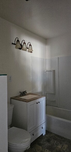 Building Photo - 1320 Pershing Rd