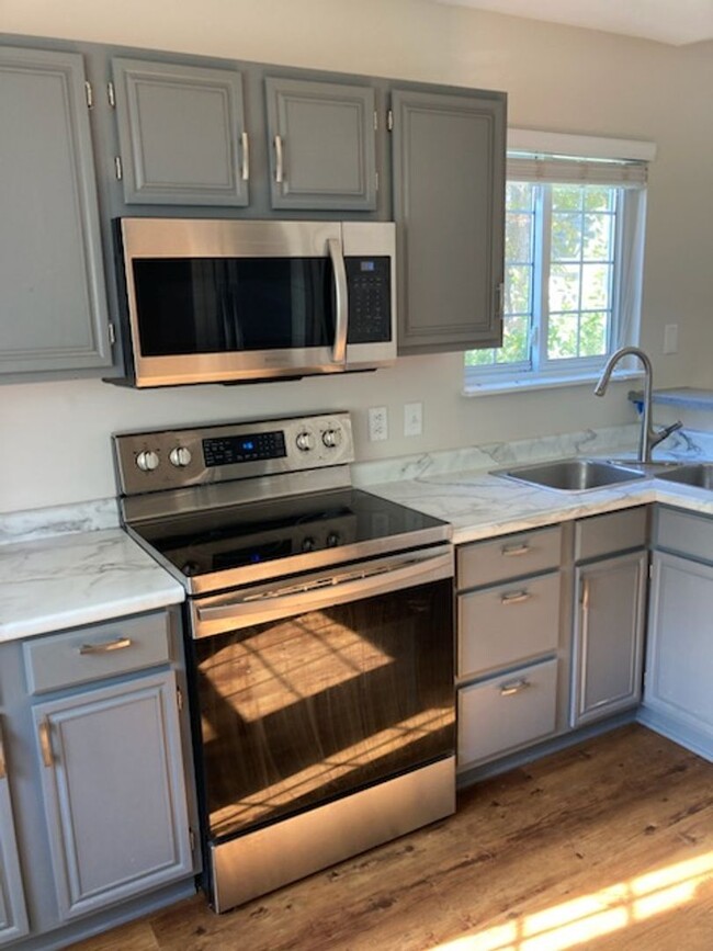 Building Photo - Spacious Washington Township Two Bedroom R...