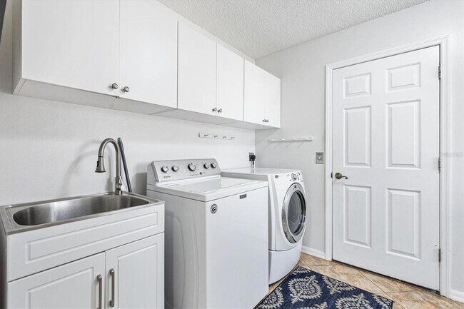 Building Photo - 1505 Doria Ln