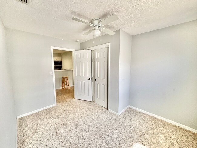 Building Photo - 3BR 1BA Annual Unfurnished Rental Availabl...