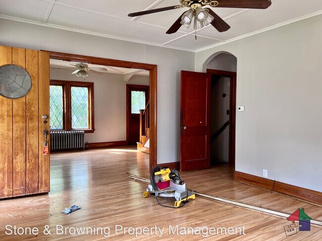 Building Photo - 3 br, 1.5 bath House - 83 South Main St.