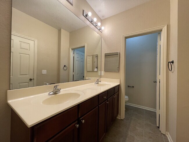 Building Photo - Luxurious 3-Bedroom Condo in Panama City, FL with Spacious Layout and Modern Amenities!