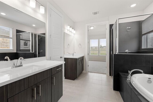 Building Photo - 112 Alicante Ln