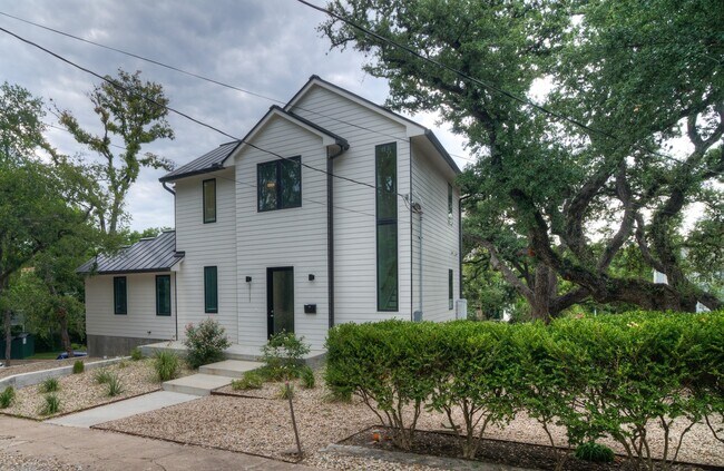 Building Photo - 3111 Walling Dr