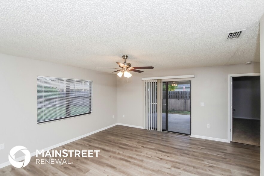 Building Photo - 2131 Ramsdale Dr SE