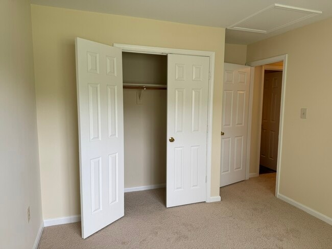Building Photo - 15538 Port Washington Ct