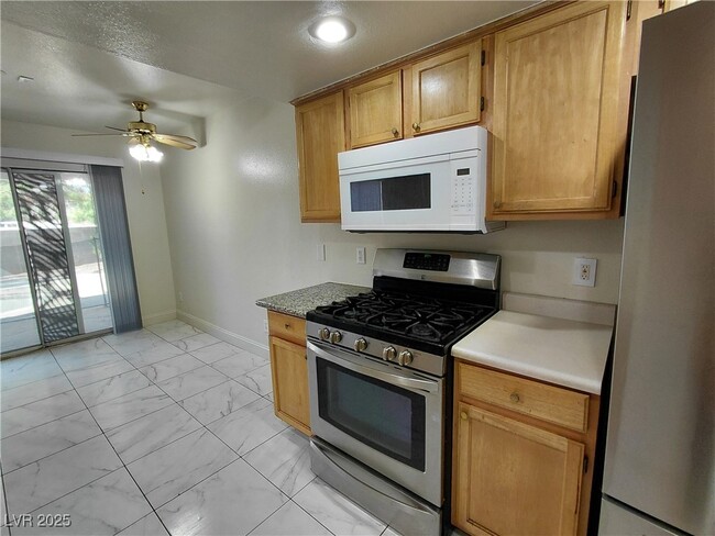 Building Photo - 9617 Pine River Ln