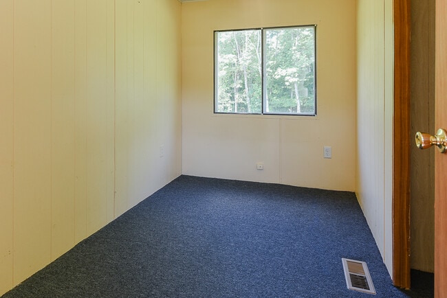 Building Photo - 16 Hilltop Dr