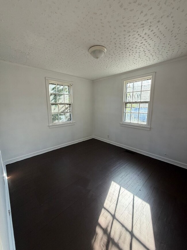 Building Photo - PENDING