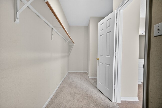 Building Photo - 15411 Redbud Dale Ct