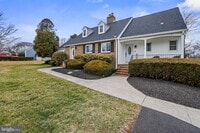 Building Photo - 731 W Country Club Dr