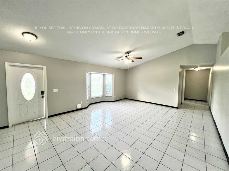 Building Photo - 501 SW Feldman Ave