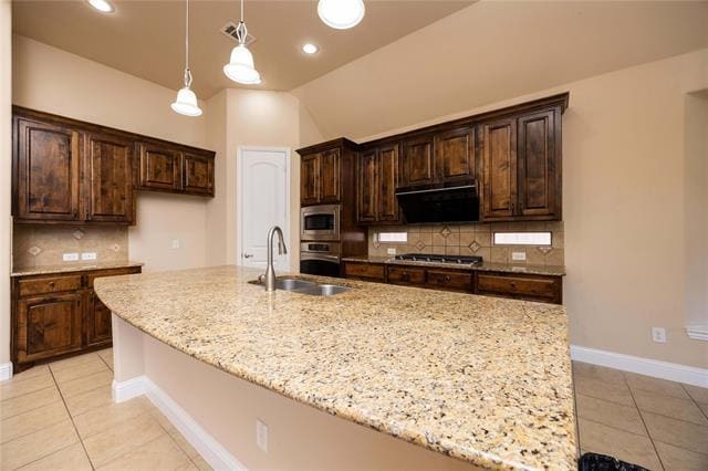 Building Photo - 513 Royal Glade Dr