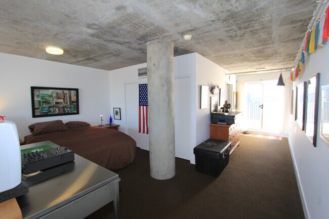 Building Photo - Chic Furnished Living at The Sierra at Jac...