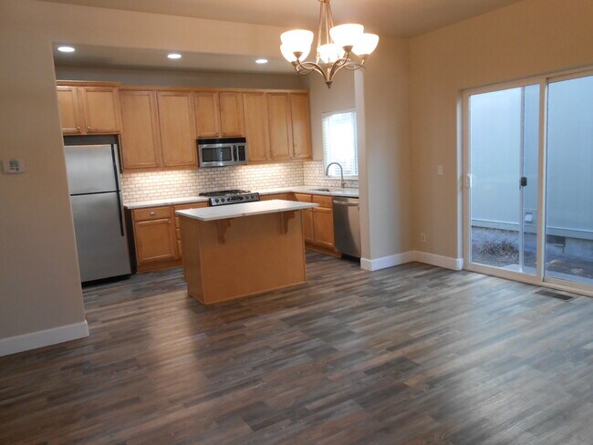 Building Photo - 61746 Darla Pl