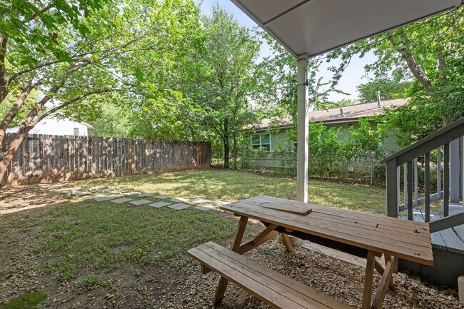 Building Photo - 4612 Bennett Ave