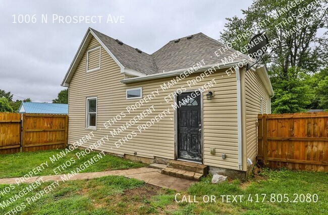 Building Photo - 2 Bedroom / 1 Bath Midtown