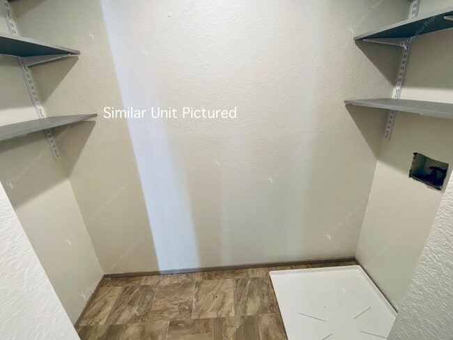 Building Photo - 2810 NE Mesa Ct