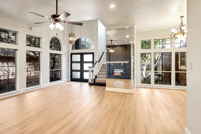 Building Photo - 2912 Bluffview Dr