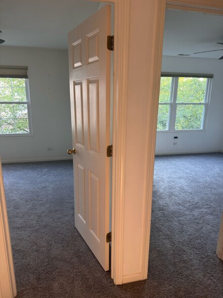 Building Photo - 2849 Stonewater Dr
