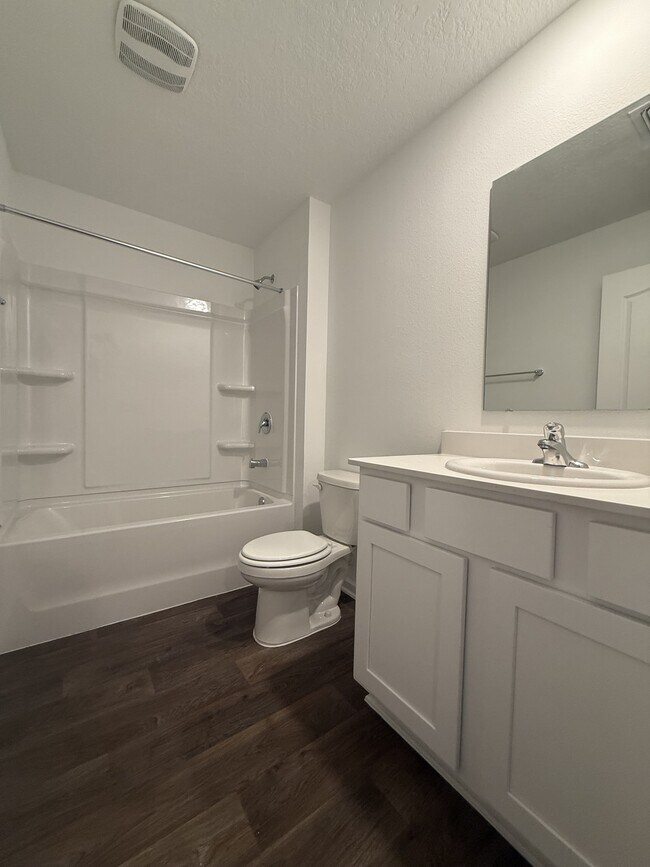 Building Photo - 350 Ardila Cir