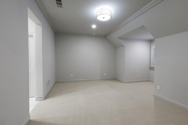 Building Photo - 37 Kennington Ct