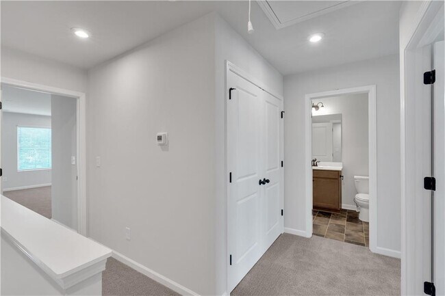 Building Photo - 313 Rolling Grn Dr NW