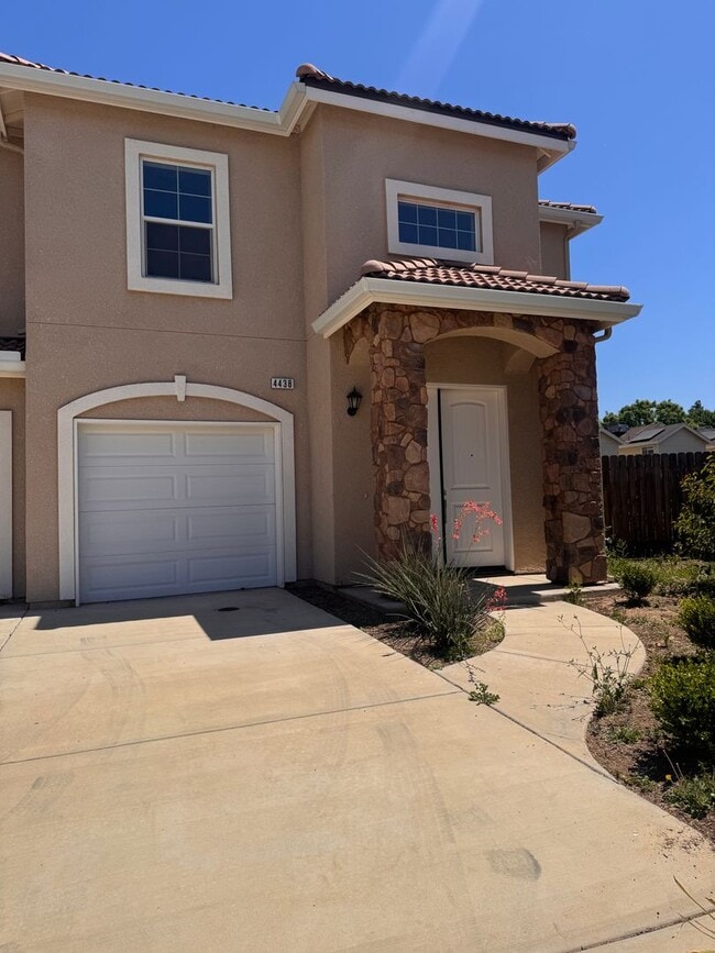 Building Photo - 4438 Langden Dr