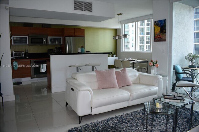 Building Photo - 253 NE 2nd St