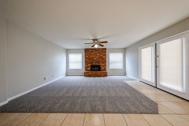 Building Photo - 5BD 3BA with Pool in West Chandler!