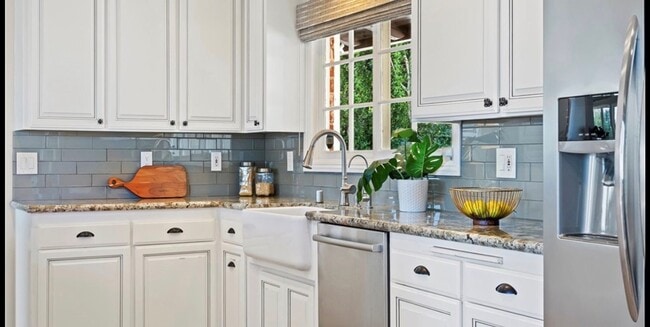 Building Photo - Resort-Style Living with Pool & Iconic Coastal Views