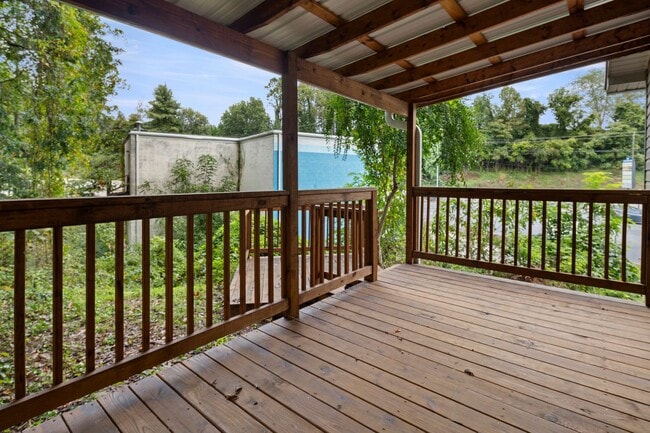 Building Photo - Renovated Cottage - Central West Asheville Location