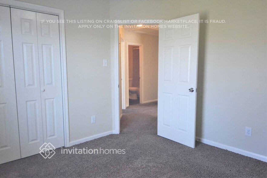 Building Photo - 8567 Chaletford Dr