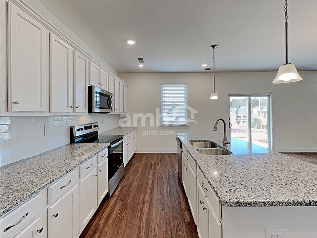 Building Photo - 2409 Garrett Prk Dr