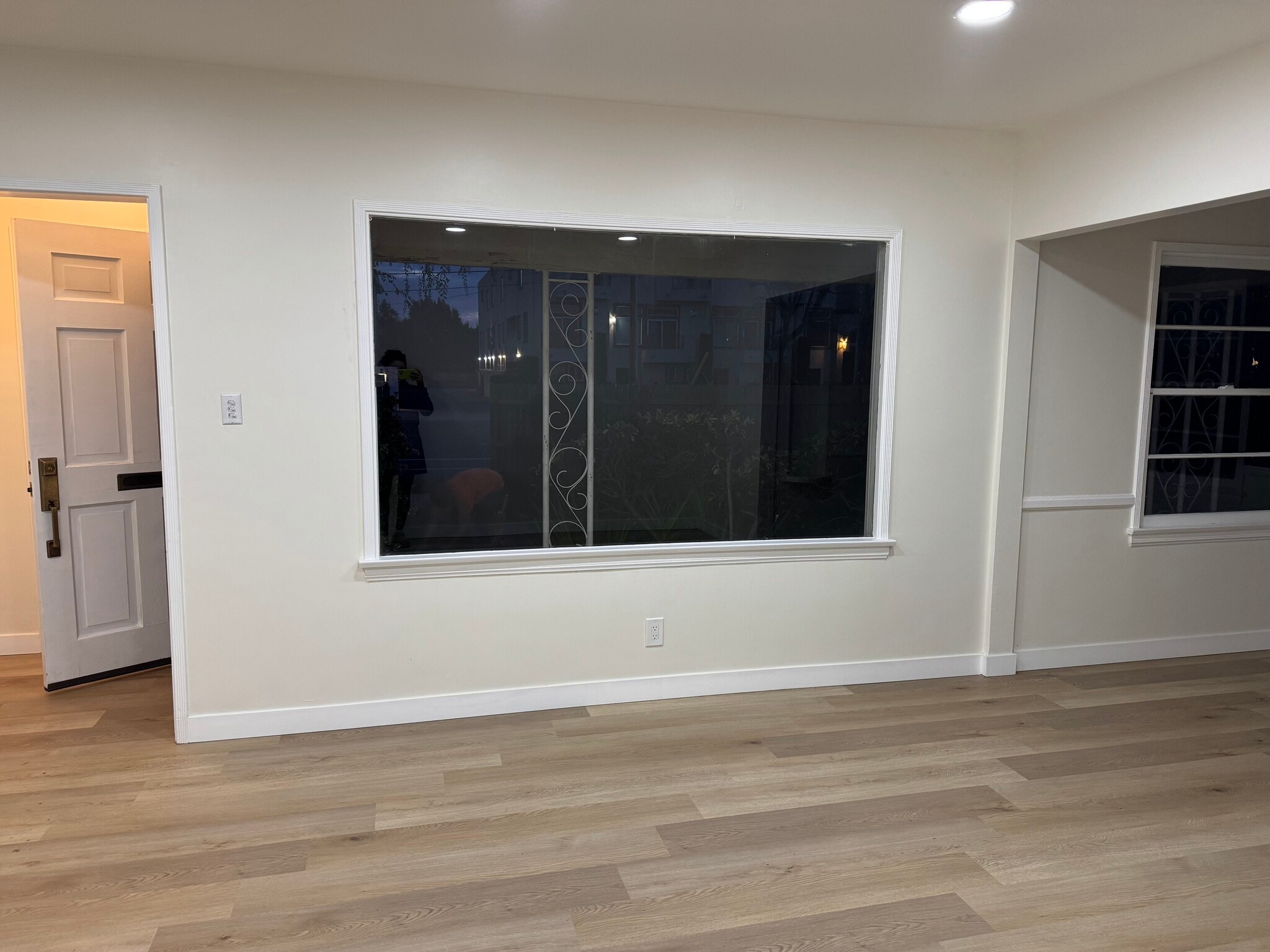 Building Photo - 13345 Burbank Blvd