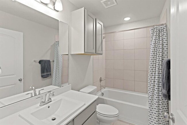 Building Photo - 8050 Scanlan Trce