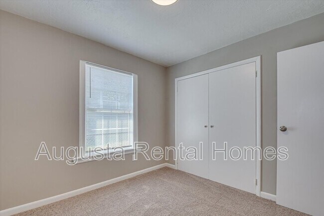 Building Photo - 3405 Princess Ct