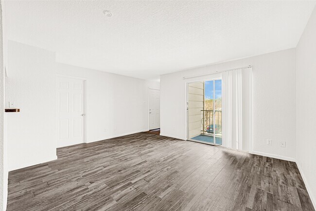 Building Photo - 8100 Creekbend Dr