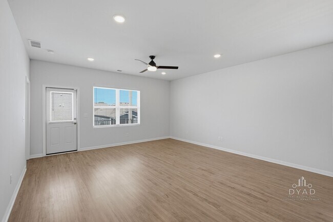 Building Photo - 3707 Clementine Ln