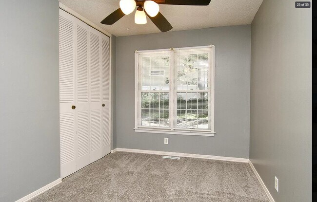 Building Photo - 2511 S Franklin Ave