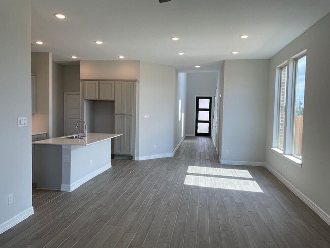 Building Photo - 24227 Cedar Colony Dr