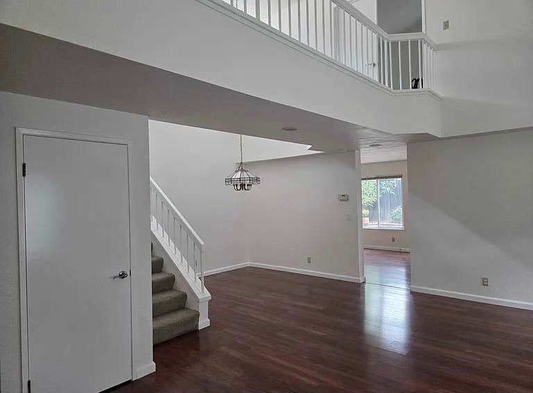 Building Photo - 1302 Araujo St