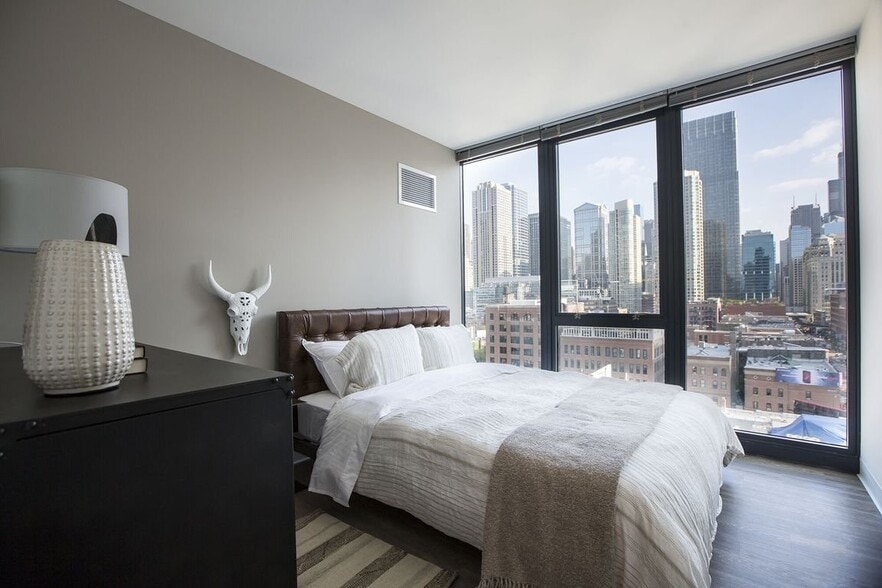 Building Photo - 155 W Erie St