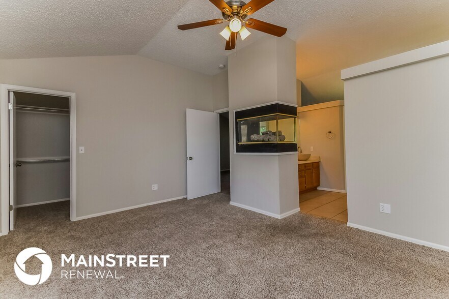 Building Photo - 5245 Quasar Ct