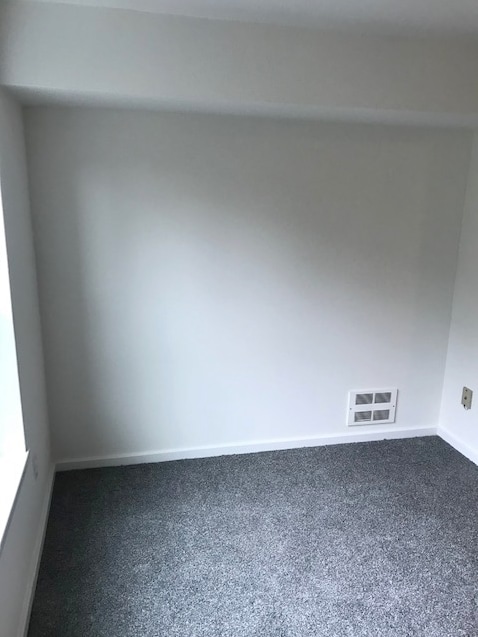 Building Photo - 420 Valley St