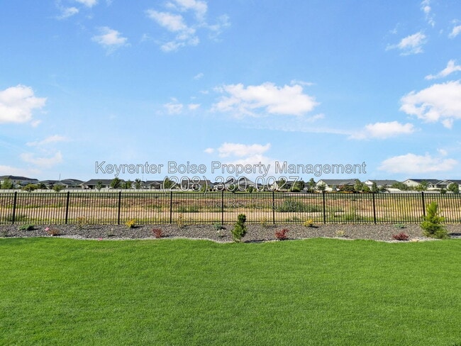 Building Photo - 5904 W Aegean Dr