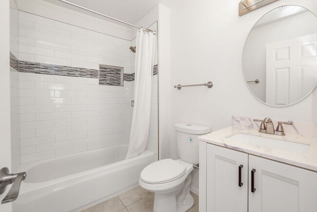 Building Photo - Gorgeous 4-Bedroom Home in Prime 85254 Loc...