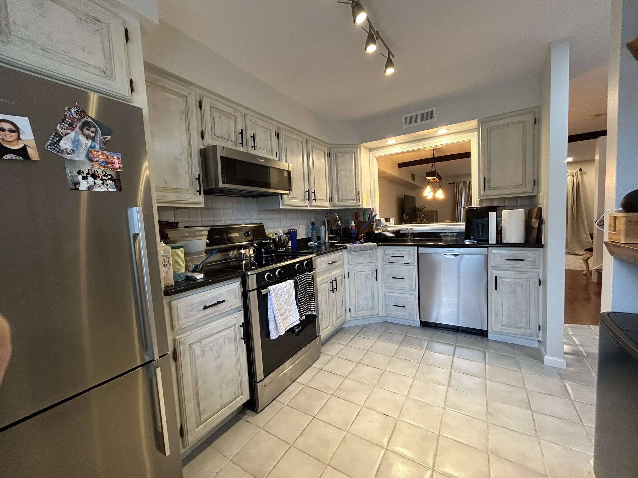 Building Photo - 6 Beals Cove Rd