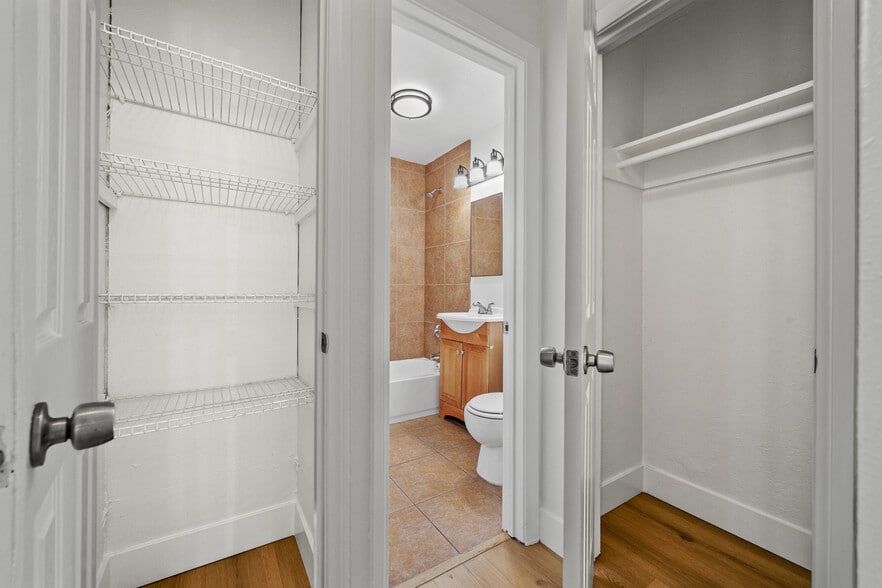 Bathroom - 4654 33rd St
